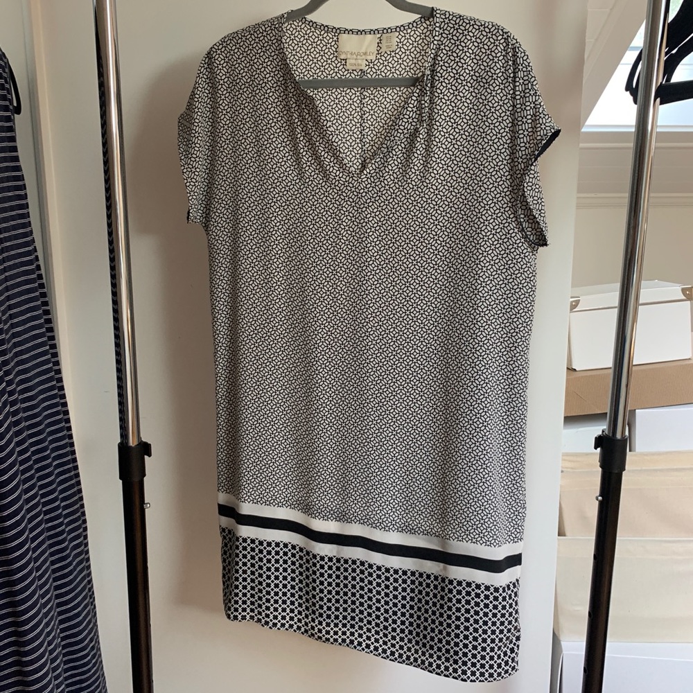 Black/white silk dress